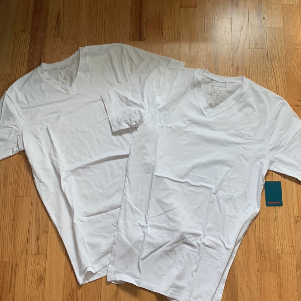 Mens set of 2 Tommy John white tees